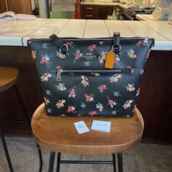 Coach Gallery Tote - Wildflower - NEW - Picture 16 of 16